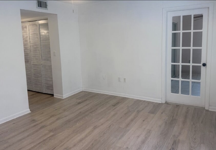 Master /closet/porch entry - 640 N Nova Rd