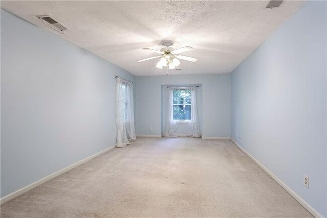 Building Photo - 4624 Mountain Creek Dr