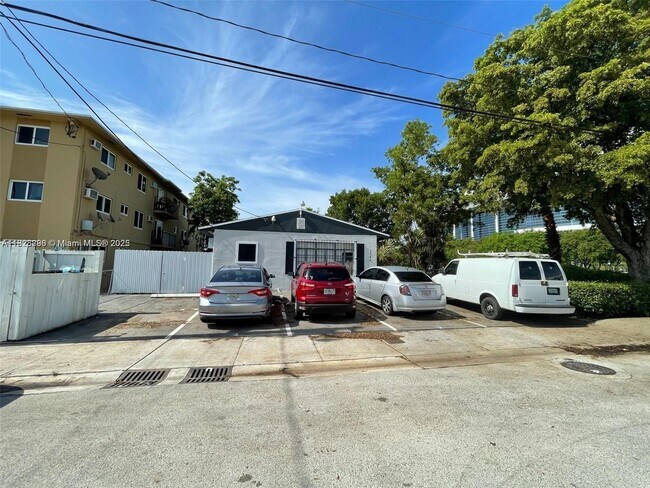 Building Photo - 1346 NW 6th St
