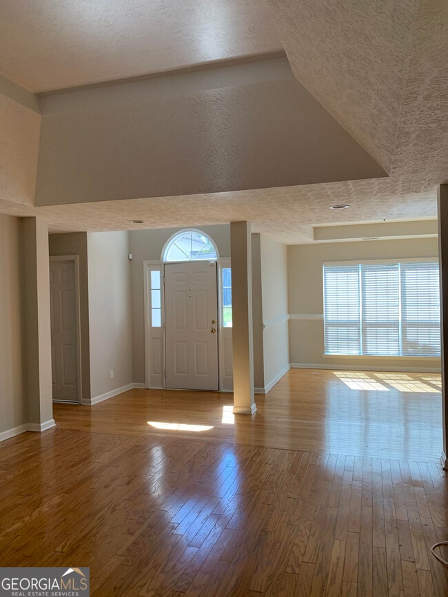 Building Photo - 312 Vendella Cir