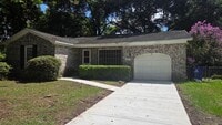 Building Photo - 3BR/2BA Home with Fireplace and Fenced Yard in Mt Pleasant