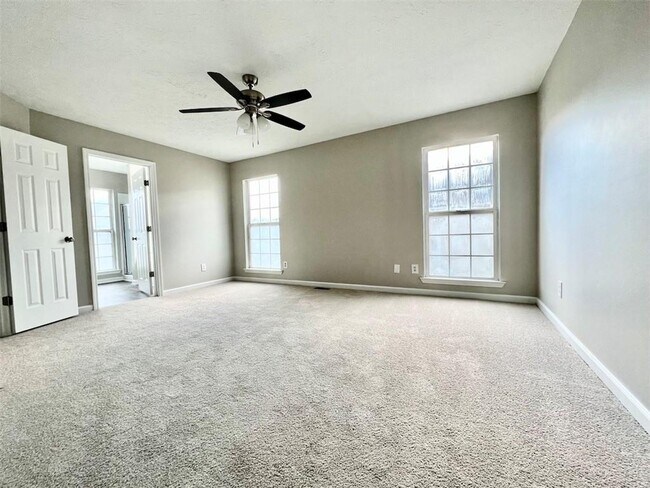 Building Photo - 2312 Oak Glenn Cir
