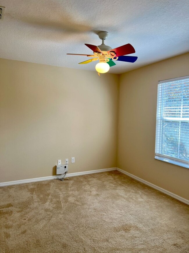 Building Photo - Townhome For Rent