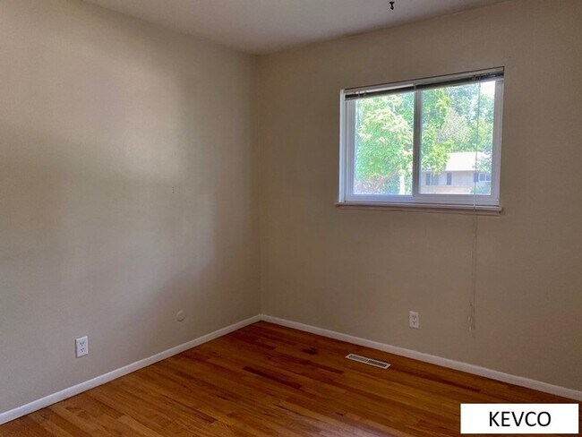 Building Photo - Wide Ranch Home in Campus West Near Foothills