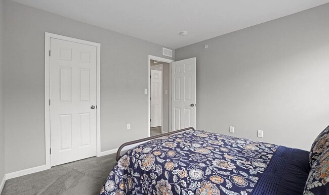 Building Photo - 3005 Meridian Cmns