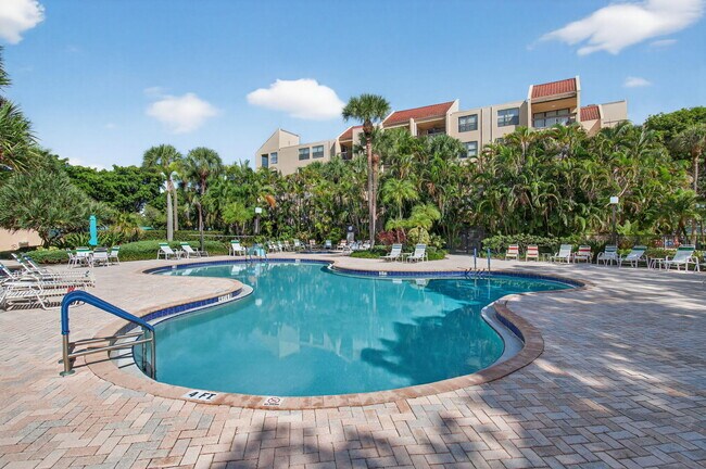 Building Photo - 600 Egret Cir