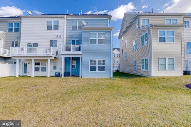 Building Photo - 7520 Calais Way