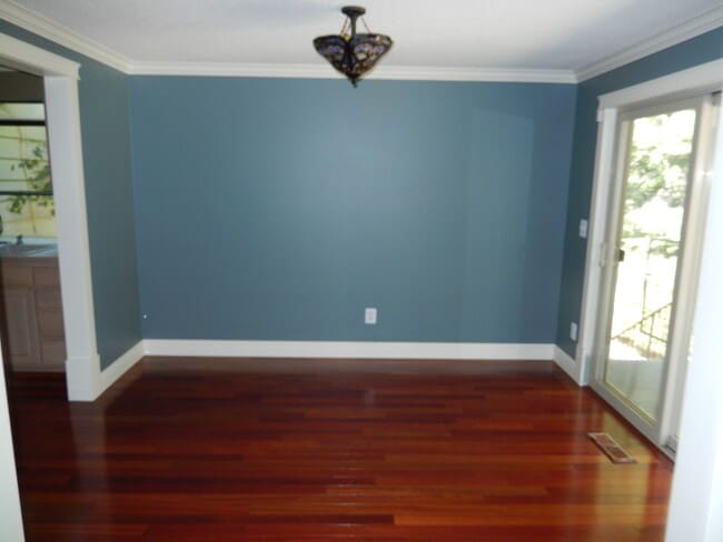 Building Photo - Spacious Daylight Rambler in Desirable Fir...