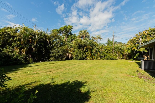 Building Photo - Annual Rental – Pet-Friendly Charming Napl...