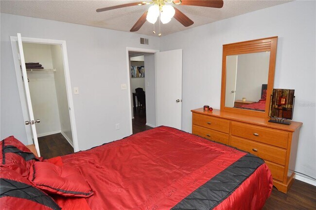 Building Photo - 8718 Mallard Reserve Dr