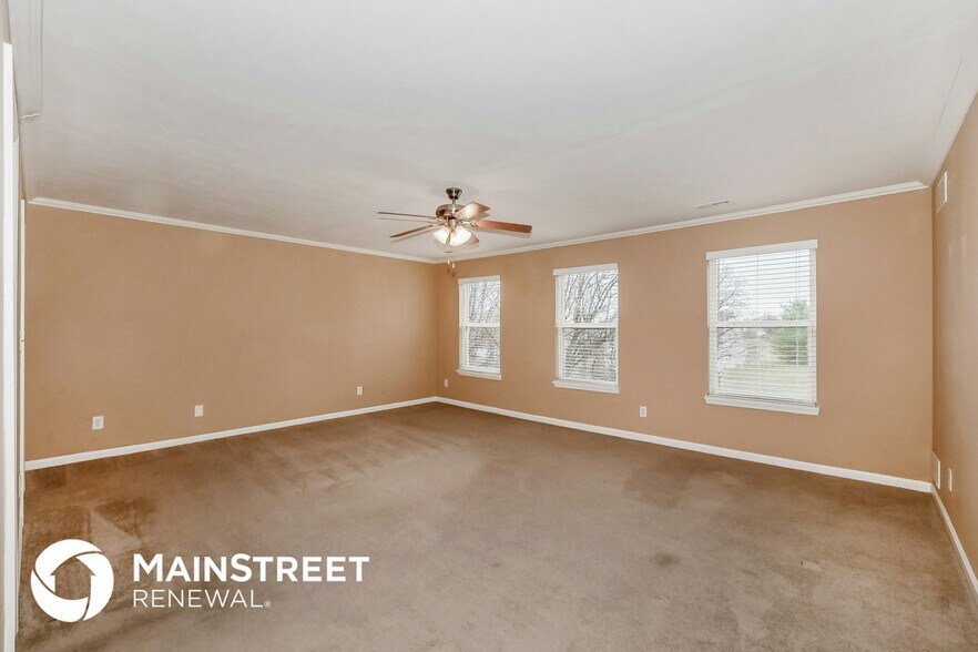 Building Photo - 8144 Wood Hollow Ln