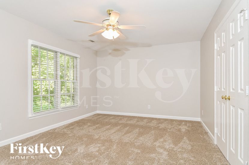 Building Photo - 205 Worthland Ct