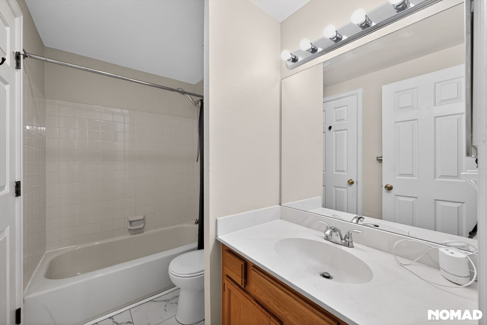 Building Photo - 11123 E Alameda Ave