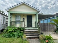 Building Photo - 1713 Bartholomew St