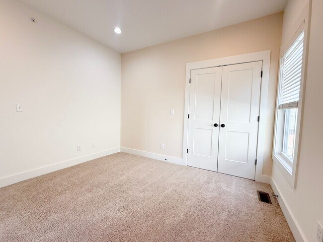 Building Photo - Spacious 4-Bedroom Home Near Tennessee Tech with Pool Access and Pet-Friendly Living