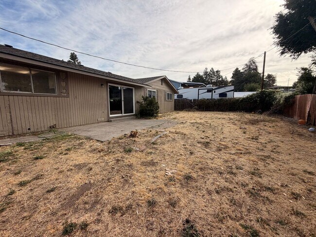 Building Photo - 5858 Shasta Way