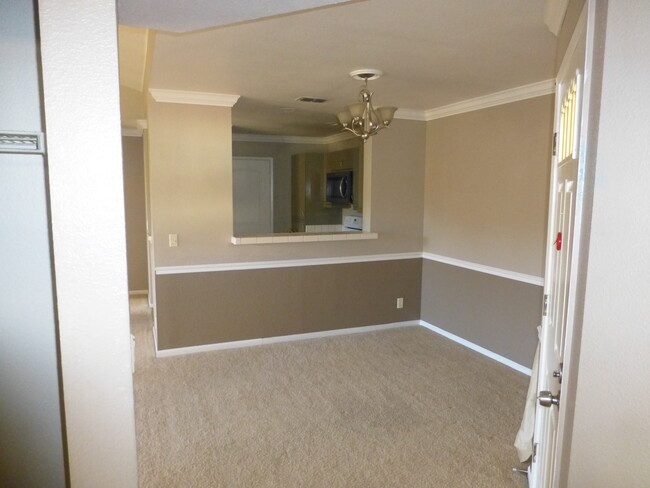 Dining area - 7144 Dublin Meadows St