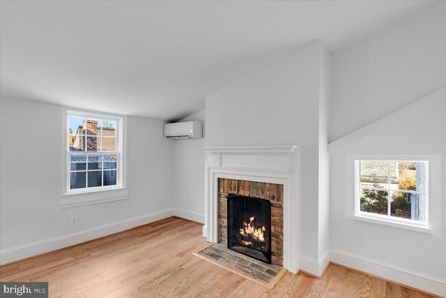 Building Photo - 215 Prince St