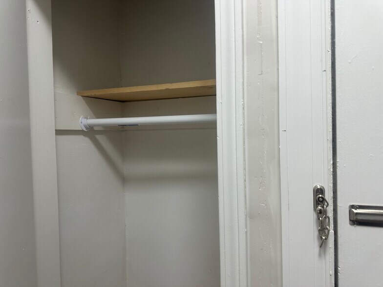 Building Photo - 328 61st St