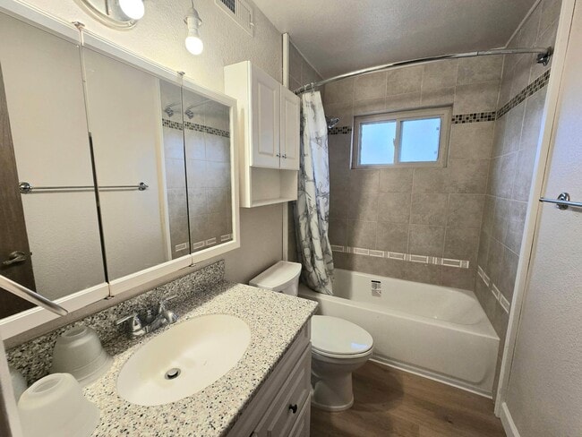 Building Photo - 505 Acapulco Ct