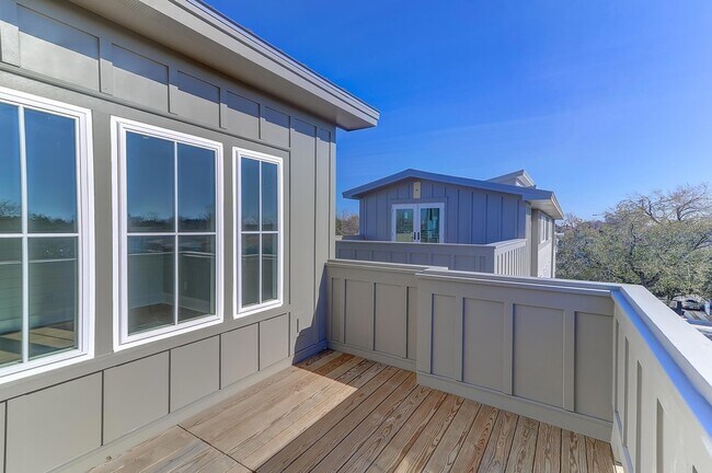 Building Photo - 315 Ashley Ave