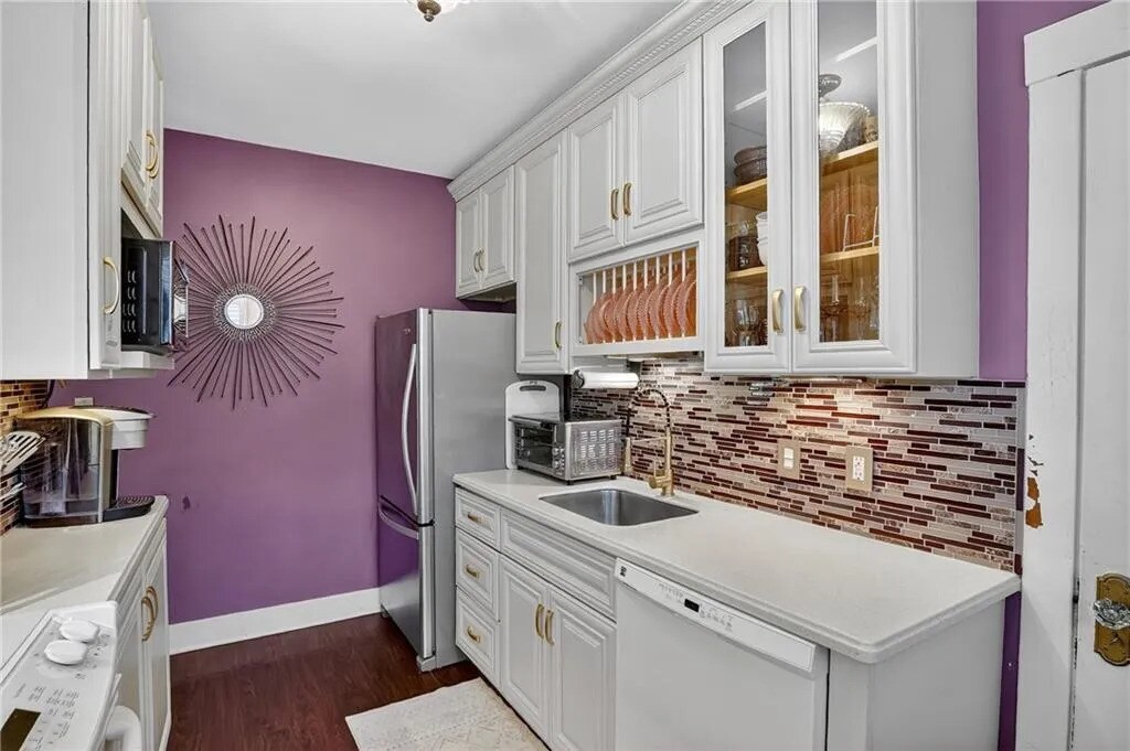 Kitchen - 21 Beech Ave