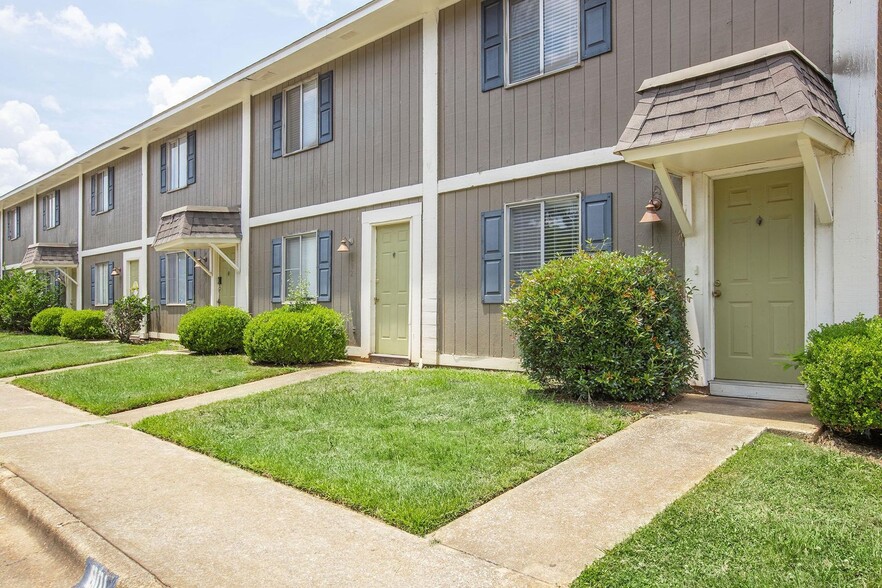 Interior Photo - Oakley Grove Townhomes