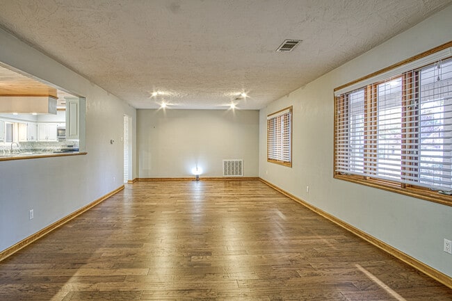 Building Photo - 1 Provecho Ln