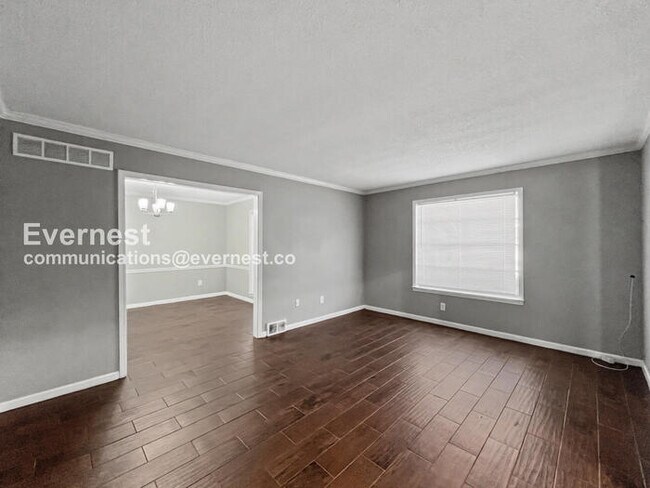 Building Photo - 3 Bed/3 Bath Home with Carport / Pet-Friendly / Available Now!