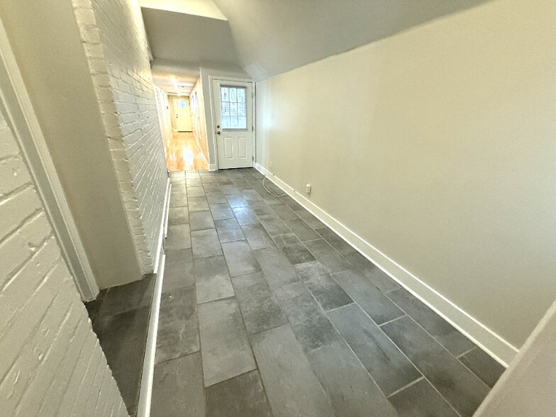 Building Photo - 1435 Mellwood Ave