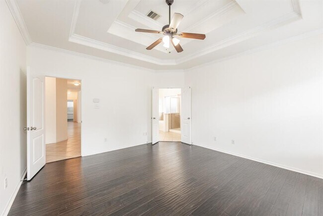 Building Photo - 25951 Ravenside Dr