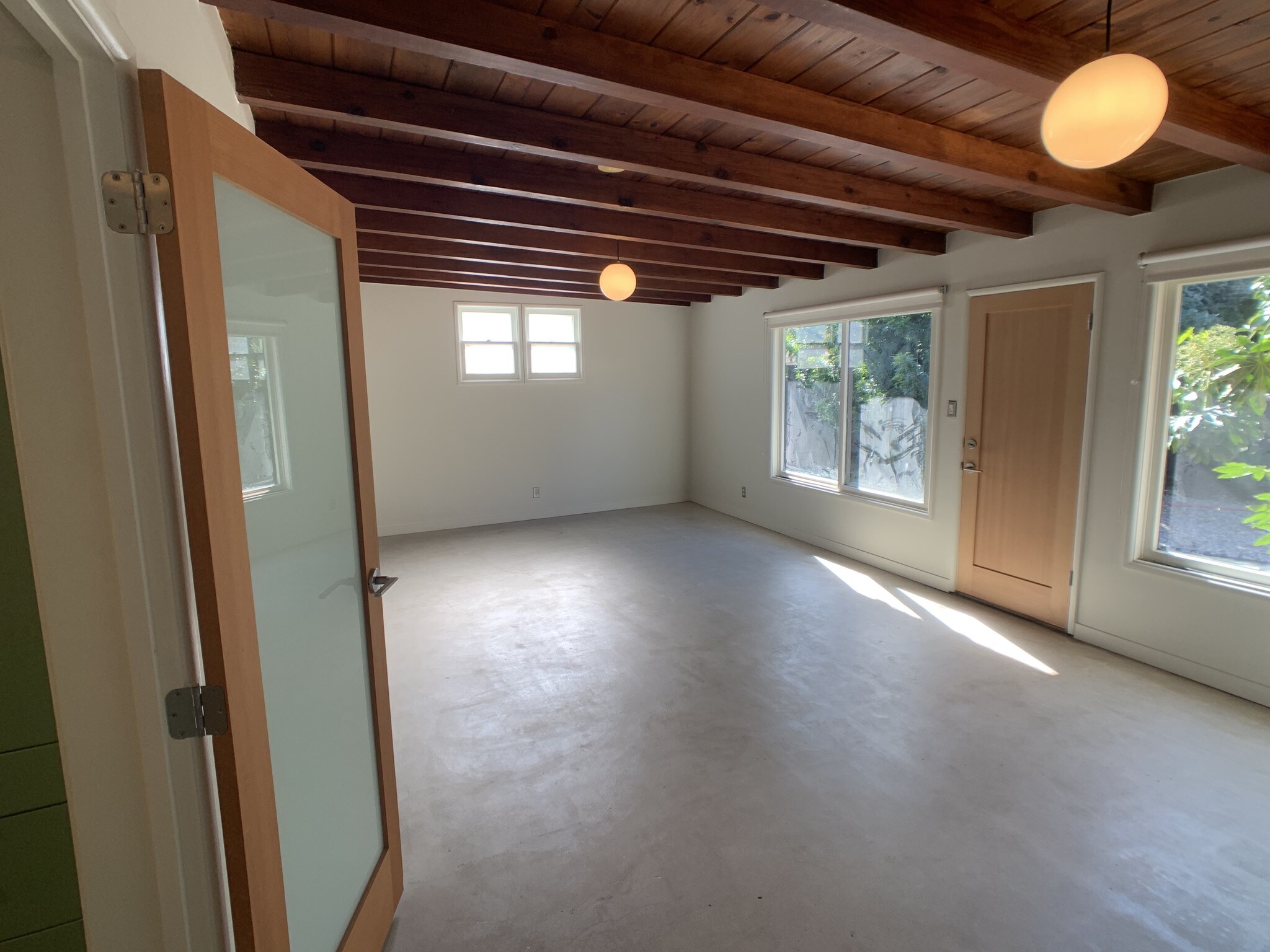 Building Photo - 4317 Westlawn Ave