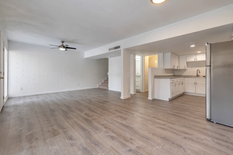 Building Photo - 1815 W Tuckey Ln