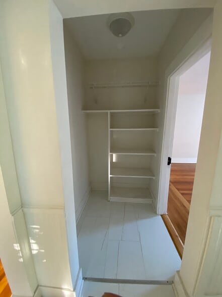 Building Photo - 17 Linden Pl