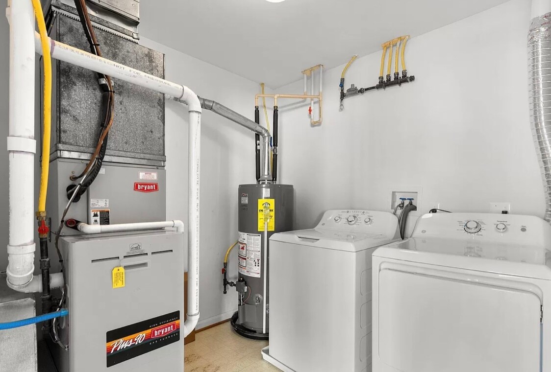 Building Photo - 2010 Starlight Ln