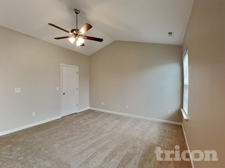 Building Photo - 2820 Wild Poplar Way