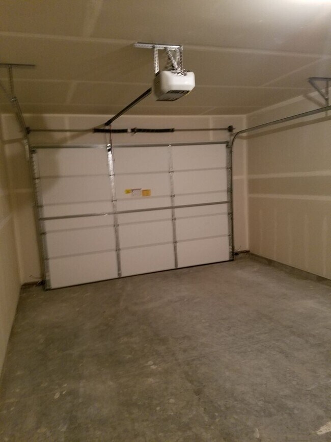 Building Photo - 1502 Butler Creek Ave