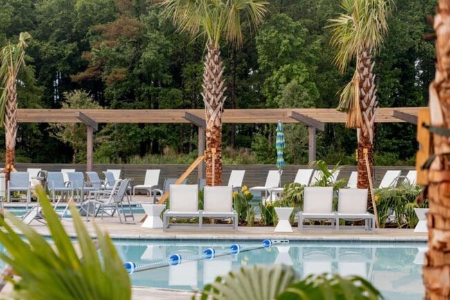 Building Photo - 313 Oak Bend St