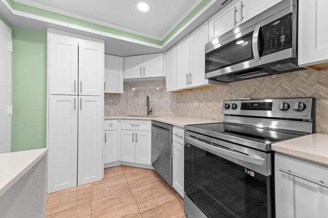 Building Photo - 2400 Presidential Way