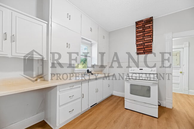 Building Photo - 116 S Sedgwick St