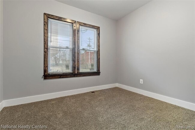 Building Photo - 767 Navahoe St