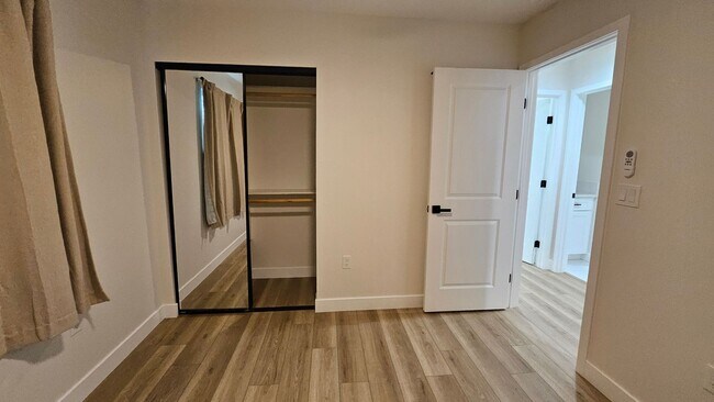 Building Photo - PLACE-NLO8655