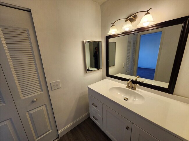 Building Photo - 9421 NW 15th St