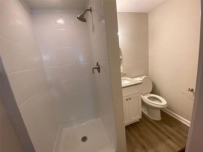 Building Photo - 2490 Brentwood Rd