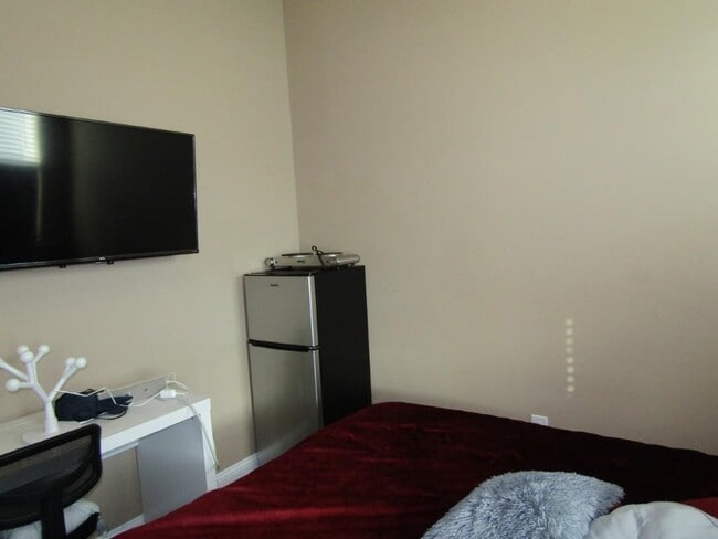 Building Photo - 308 Glenridge Dr