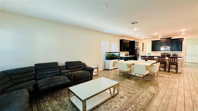 Building Photo - 2525 Camden Park Cir