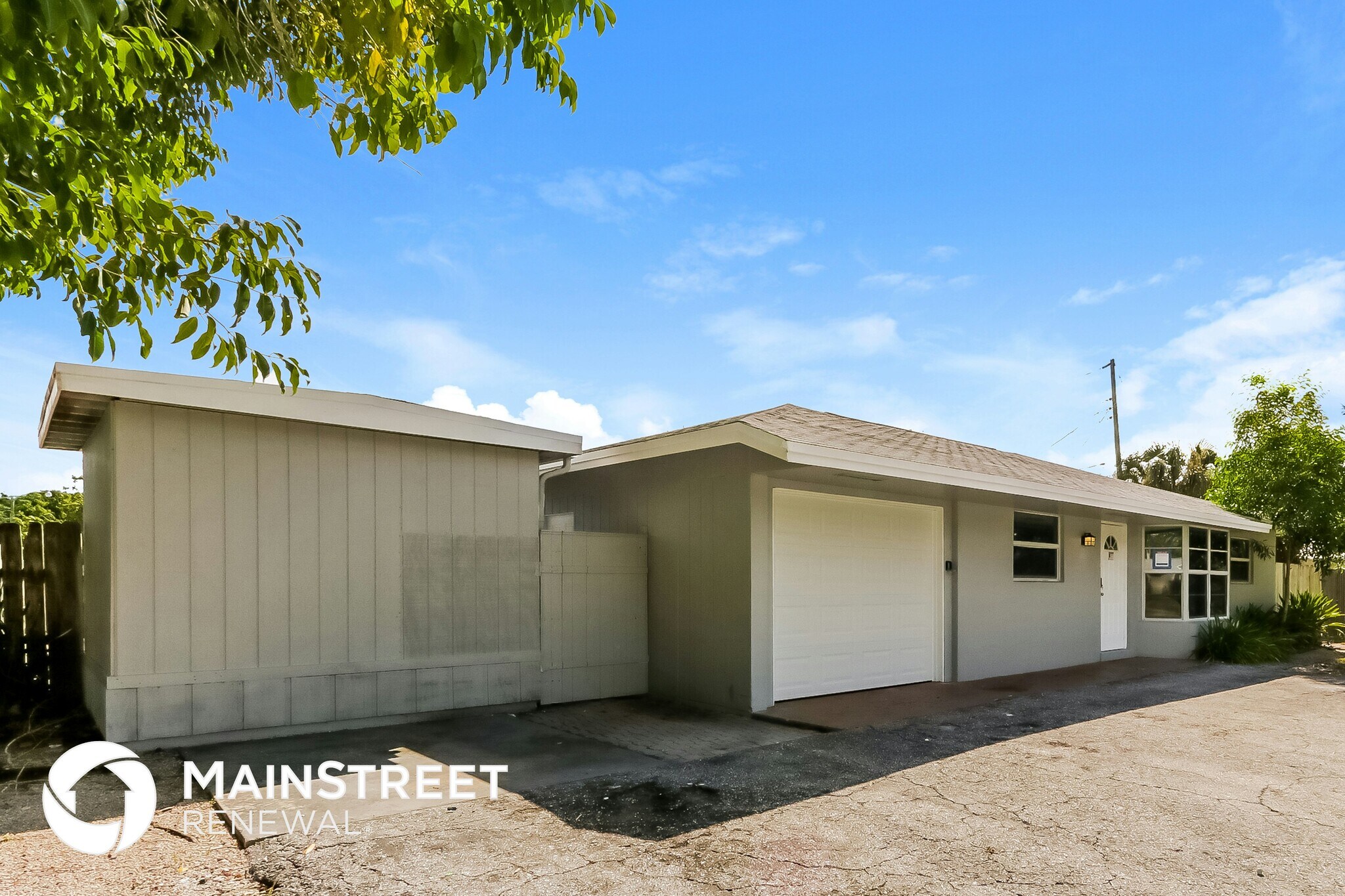 Building Photo - 207 W Whitney Dr