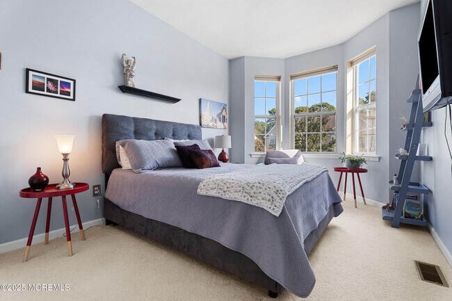 Building Photo - 254 Hawthorne Ln