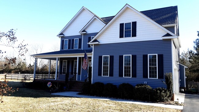 Building Photo - Country Estate Home in Ashland Area
