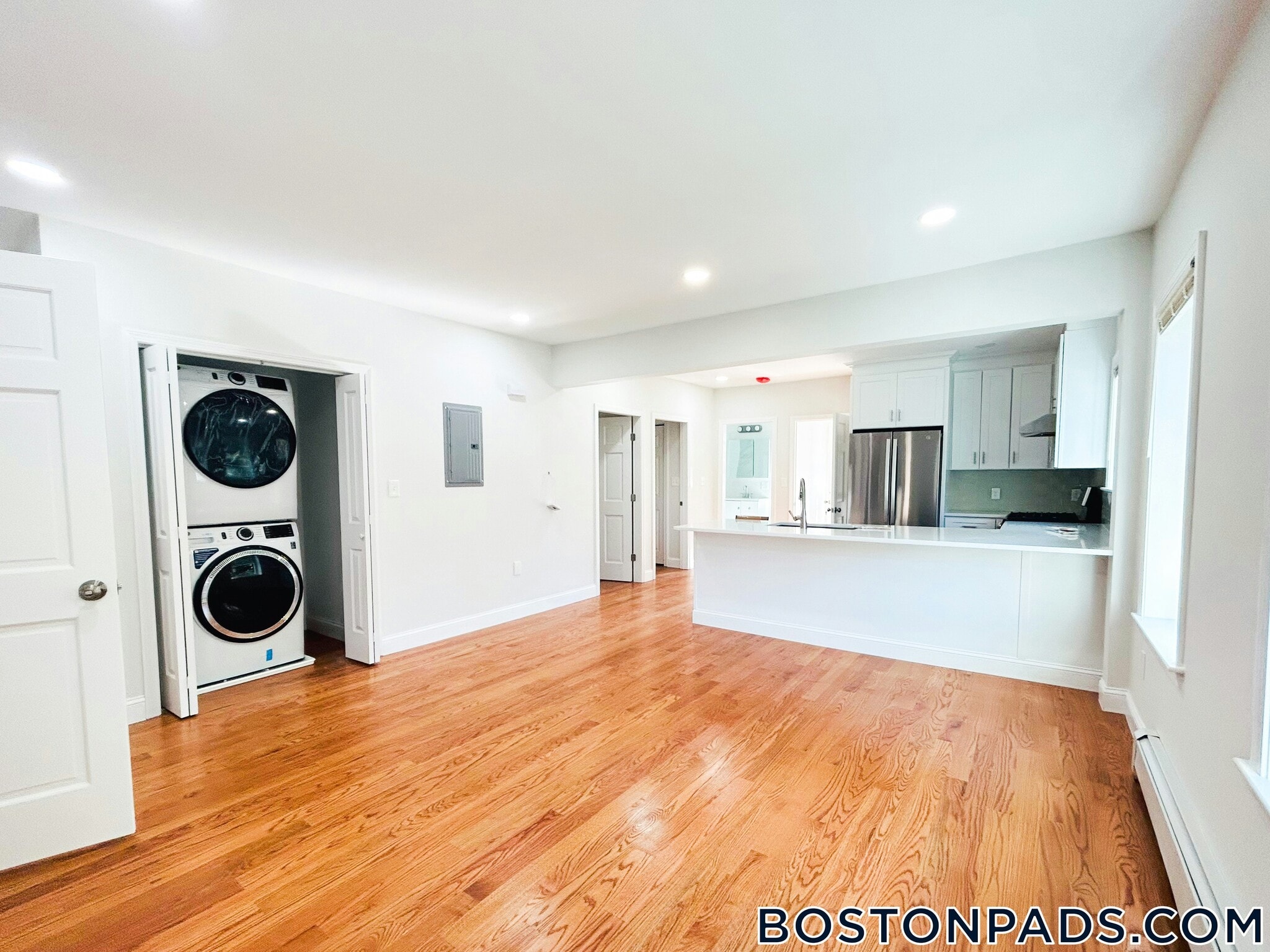 Building Photo - 27 Waverly St